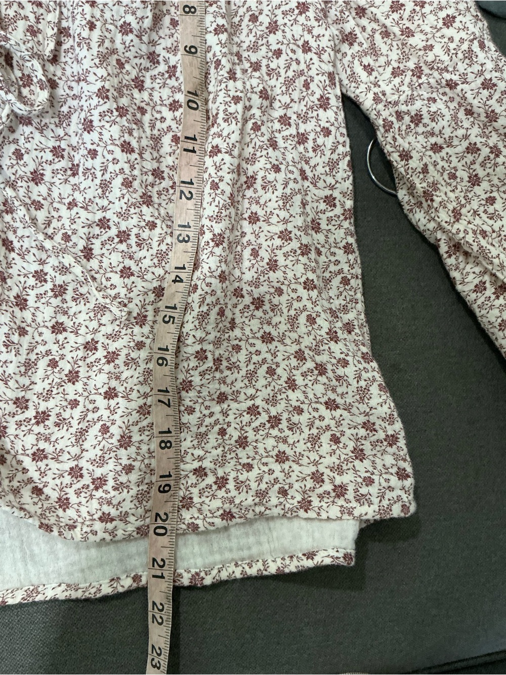 Women’s Raglan Long Sleeve Tie-Front Blouse.   Brown Floral.  XS - Picture 15 of 15
